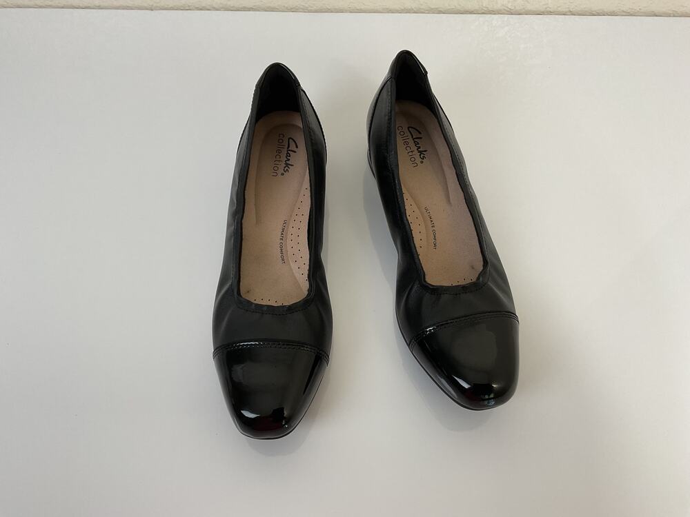 Clarks Collection Women’s Black Leather Patent Cap Toe Pumps Size 9 M New